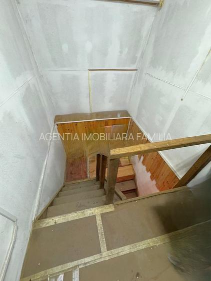 Cabana din lemn+ teren 2000 mp , 105.000 Euro negociabil, zona Metro - 5