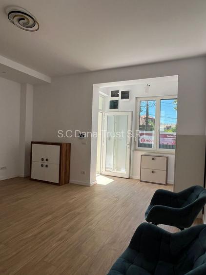 Triplex modern, între Calea Circumvalațiunii și Bulevardul Cetății - 9