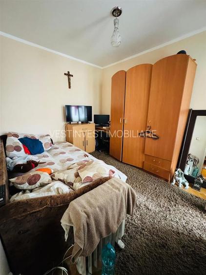 Apartament 2 camere semidecomandat Razboieni - 4
