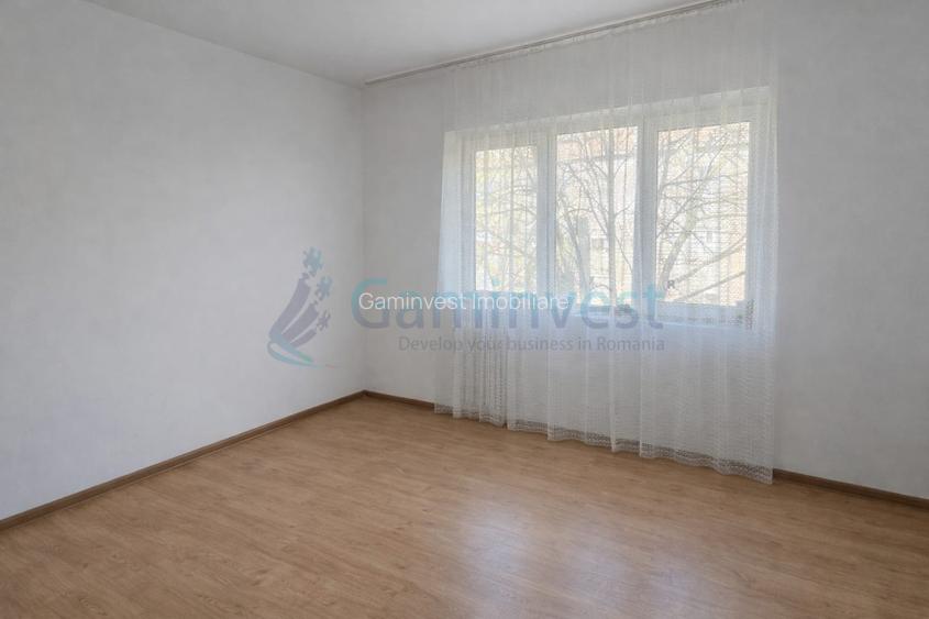 Apartament cu 4 camere de vanzare, Nufarul, Oradea - 2