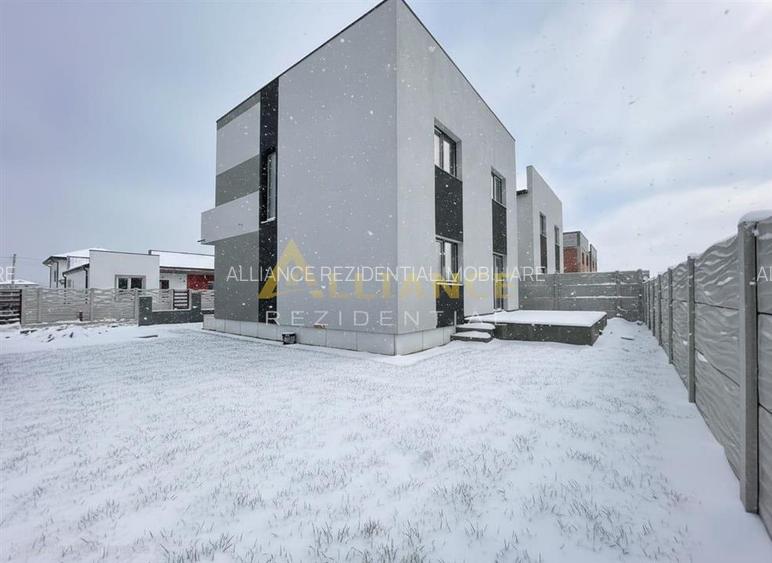 Casa e vanzare cu 4 camere 2 bai teren 455mp - 3