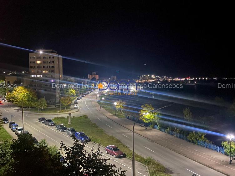 Apartament renovat, vedere la Dunare - 10