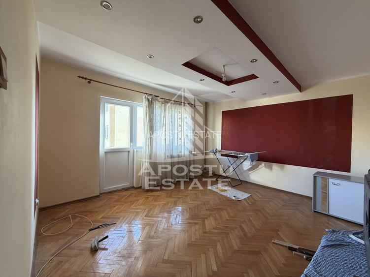 Apartament 3 camere, decomandat,etaj intermediar,zona Dambovita - 2