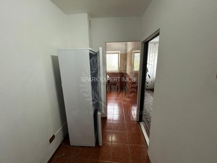 //3 CAMERE// MIHAI BRAVU// - 6