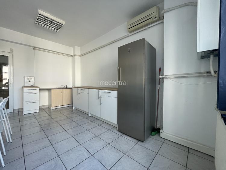 Spatiu birouri 200mp cu terasa 30mp si 2 parcari subterane - 9