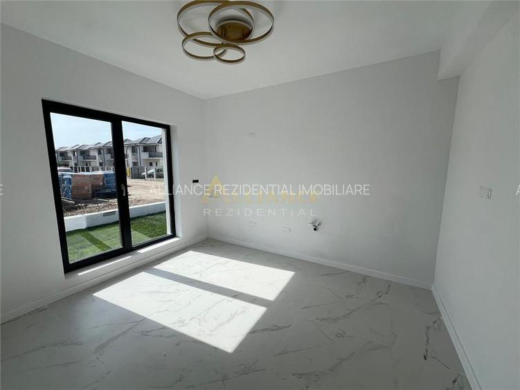 Vila Individuala  - 4 camere - 3 bai-teren -320-600 M de STV - 8