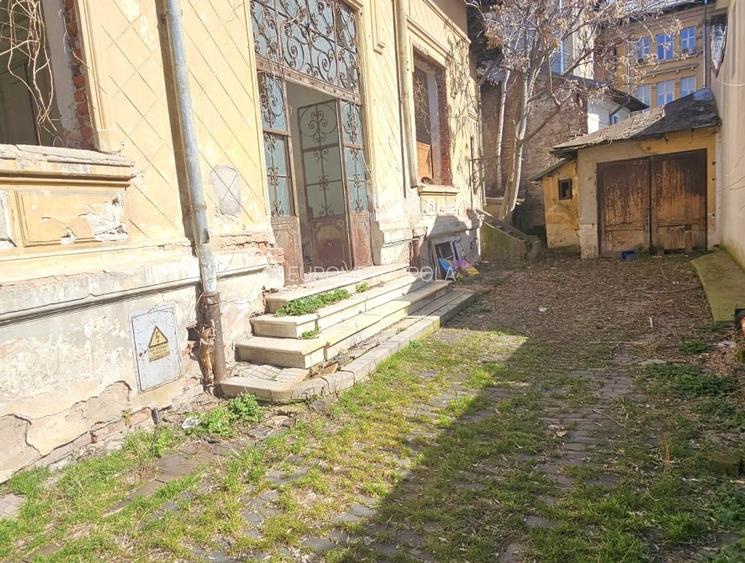 Vanzare casa si teren 550 mp zona centrala - 5