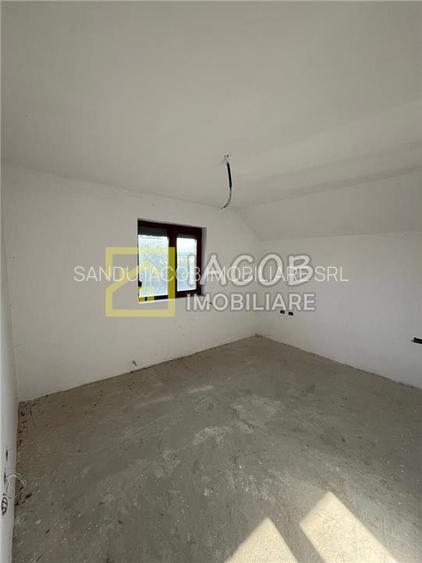 Casa ''''la gri'''' P+M, Dumbrava -Itesti, jud Bacau - 5