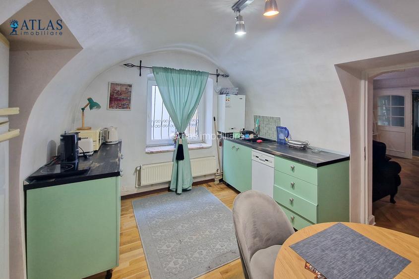 Centrul Istoric, str. Republicii, parter inalt, cochet amenajat, comision 0% - 7