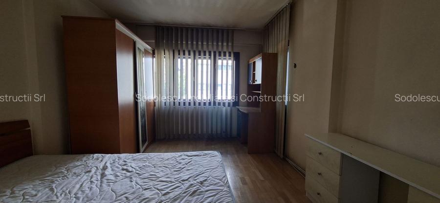 Apartament cu 3 camere - zona semicentrala - 18