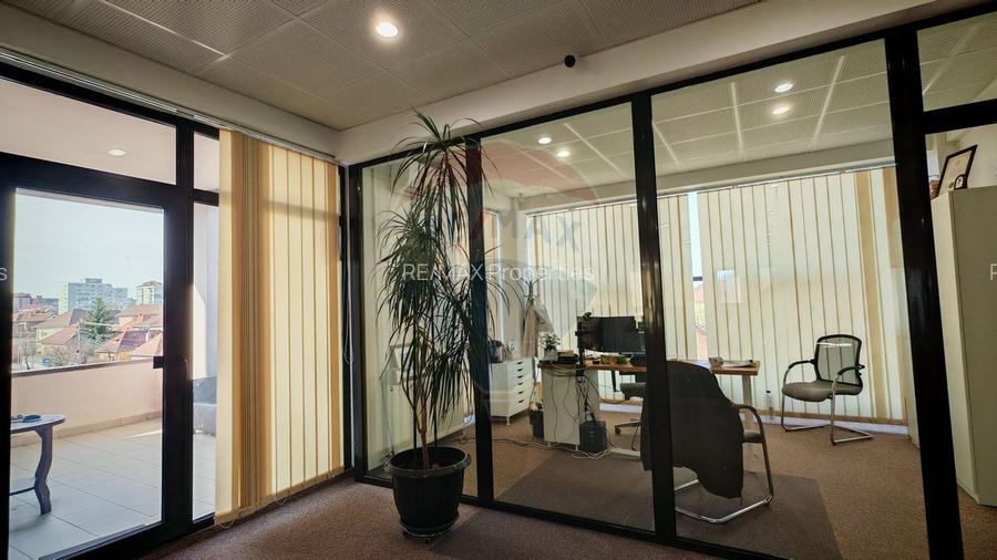 Cladire de birouri de 943.29mp de vânzare în zona Hipodrom 1 - 17