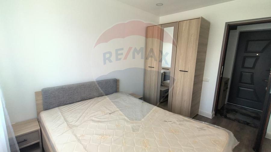 Apartament 3 camere de vânzare -Renovat complet - Micro 40