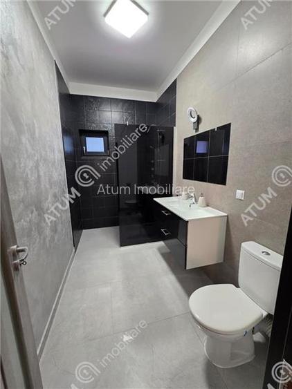 Apartament cu 3 camere decoamndate curte si terasa in zona Selimbar - 8