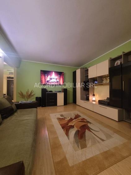 Primo, doua camere decomandat etaj 1 - 2