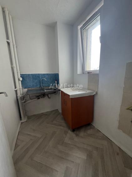 Apartament 2 cam - Bloc anvelopat - Necesita renovare - Decomandat - 4
