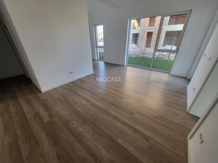 COMISION%. BLOC NOU in ORAS. Gradina proprie. Spatios - 3