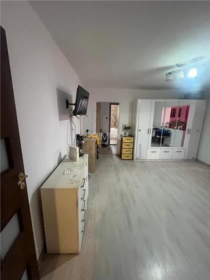 UMT - MUZEUL SATULUI - 3 CAM - ETJ.3 - 2 BAI - 2 BALCOANE - IZOLAT - SPATIOS- - 3