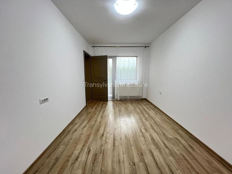 Casa cu 7 camere | 3 balcoane | Garaj | 220 mp + 80 mp curte | Cartier Panorama - 12