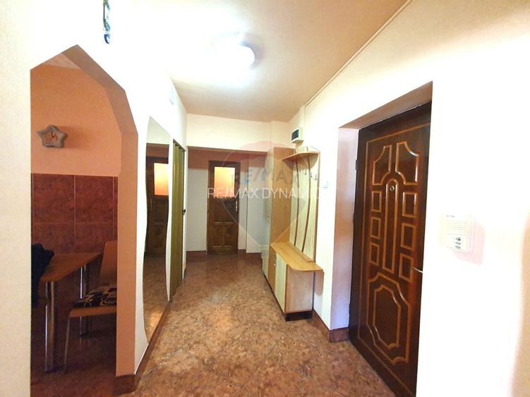 Inchiriez apartament 2 camere Vlaicu, decomandat, etaj 2, centrală gaz - 11