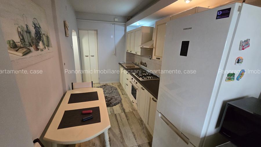 3 camere de vanzare  , etajul 1, ultracentral, Focsani - 9