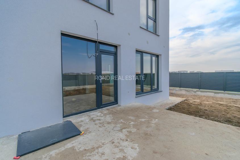 O casă sub propria ei lună - 35