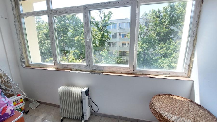 Apartament 4 camere , 2/4, Titan , Theodor Pallady, metrou 1 Decembrie - 9