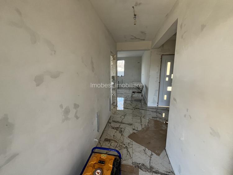 Oportunitate! Casa la sol 3 camere, la cheie, Valu lui Traian! - 2