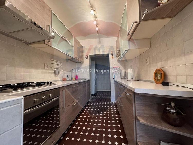 Casă / Vilă cu 8 camere de vânzare în zona Industriilor/Republica - 4