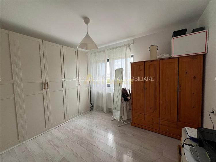 Casa tip duplex - mobilat si utilat complet - 4 camere- panouri fotovoltaice - 18