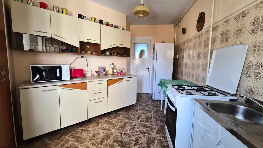 Tomis 3 - ap 3 cam , et 2/8 , centrala gaze (necesita renovare) - 10