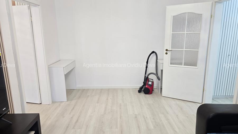Inchiriez apartament 2 camere in Deva, zona ultracentrala (La Cal), et 1 - 5