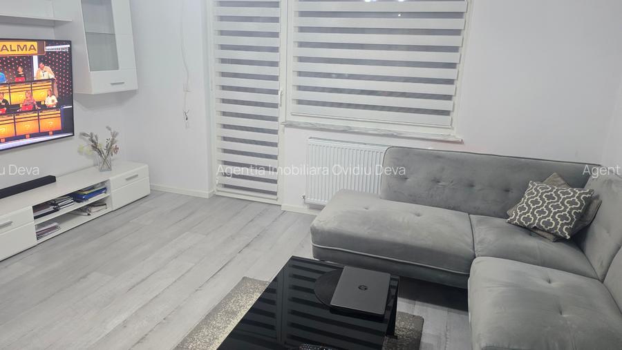 Vand apartament de 3 camere decomandat, in Deva, Imp.Traian, etaj 1, - 3