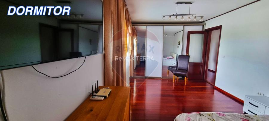 Eleganță și confort într-o casă cu personalitate - 16