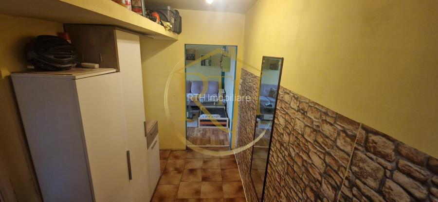 Vand apartament cu 4 camere in zona spitalul judetean,comision ,,0'' - 14