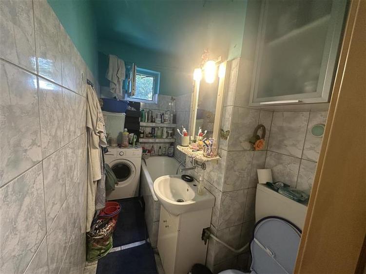 Apartament cu 3 camere la etajul 3 aproape de Mall