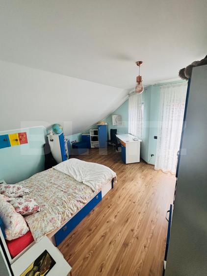 Casa cocheta, cu 4 camere, 130 mp - zona linistita