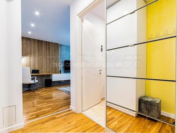 Expoxitiei Piata Presei Libere 1 Mai  Parcare - 13