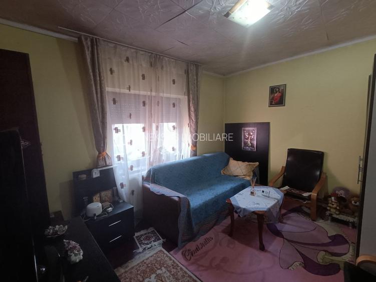 Casă de vanzare cu 4 camere 107 mpu pivnita anexe curte gradina Sebes - 3
