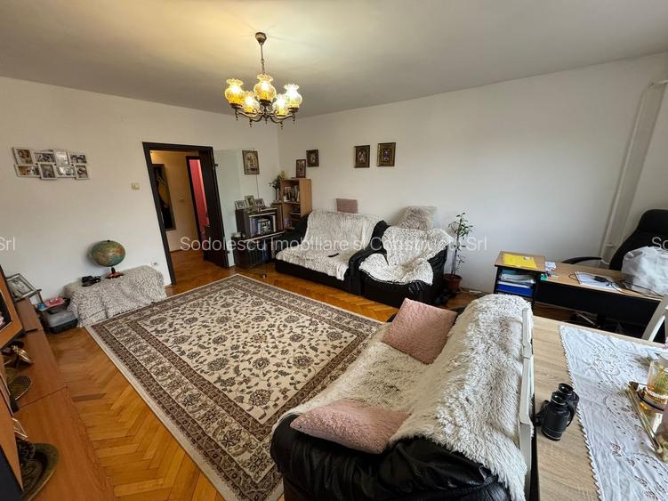 Decomandat si spatios - 2