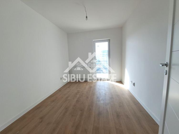 Apartament 4 camere, 2 bai bloc nou cu lift si parcare - 18