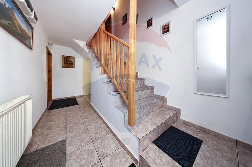 Casa si Spatiu comercial  în zona Centrala Secele - 22