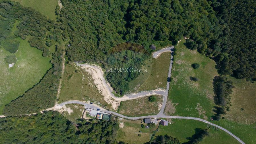 Teren Panoramic in Bran – Vedere spre Bucegi & Piatra Craiului - 13