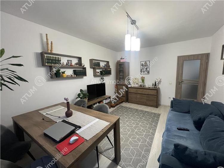 Apartament cu 3 camere 2 bai 2 balcoane etaj 2 zona Turnisor din Sibiu - 3