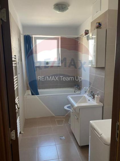 Apartament cu 3 camere de închiriat, loc de parcare - 8