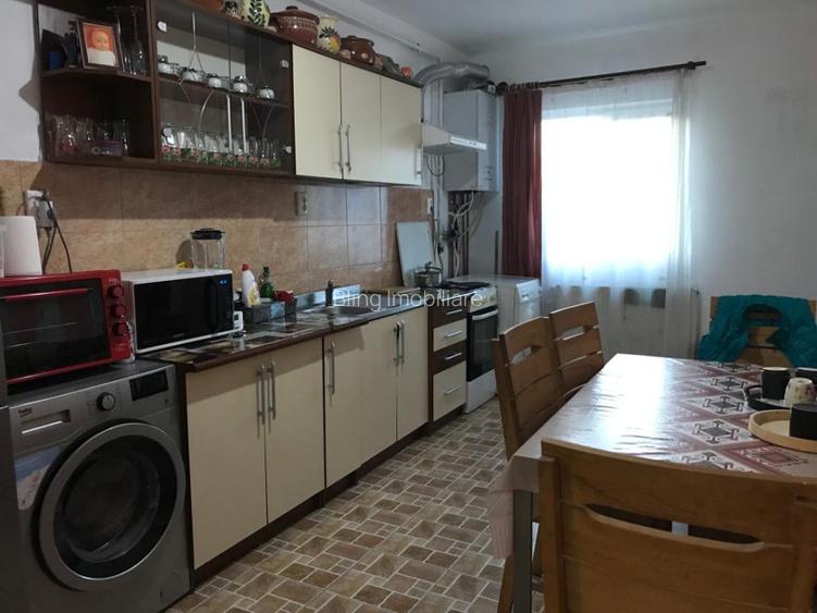 Apartament cu 3 camere, 64 mp, balcon, zona Florilor - 2