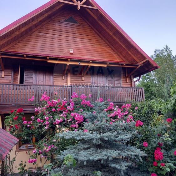 Casă vacanta 2007 Izvoarele Valenii de Munte teren 3000 mp - 2