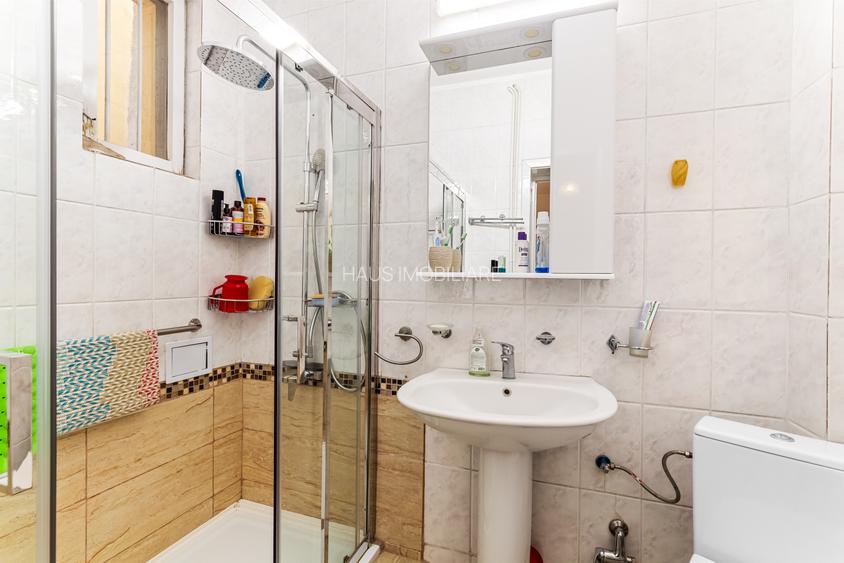 Vilă tip bloc 12 camere, 2 garaje 2 boxe  zona Tomis 1  Flămânda - 17