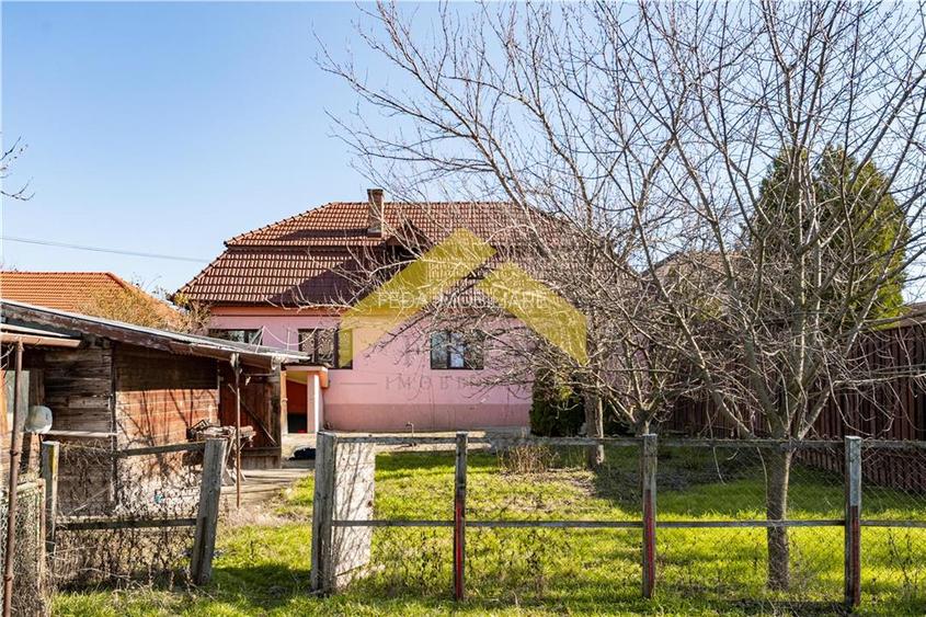 Casa in zona Parneava 5 camere de vanzare - 5