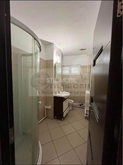 Spațiu comercial de vânzare – Splai Bahlui Mal Drept-85 000 € - 4