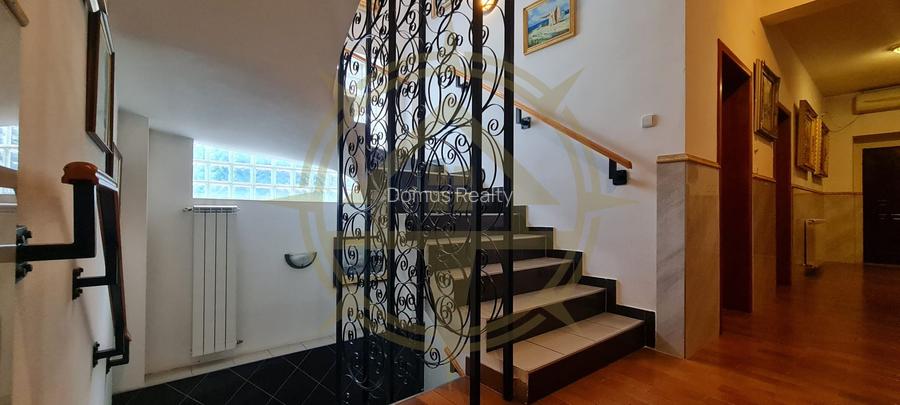 DOM00443 - Vila  la lac cu ponton si piscina Snagov - 8